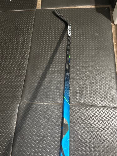 Senior Bauer Nexus Geo Left Hand Hockey Stick P28 77 Flex (Used)