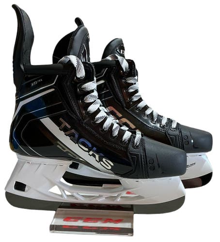 Black CCM Tacks XR90 Hockey Skates Size 8 (New) 8027