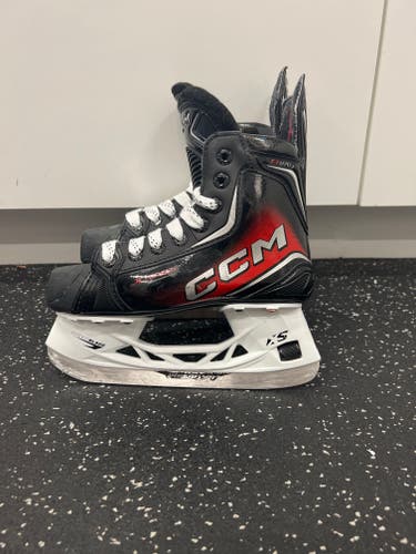 CCM JetSpeed FT870 Hockey Skates Size 1.5 (Used)