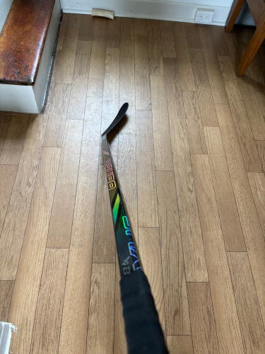 Intermediate Bauer Nexus Tracer Right Handed Hockey Stick P28 40 Flex (Used)