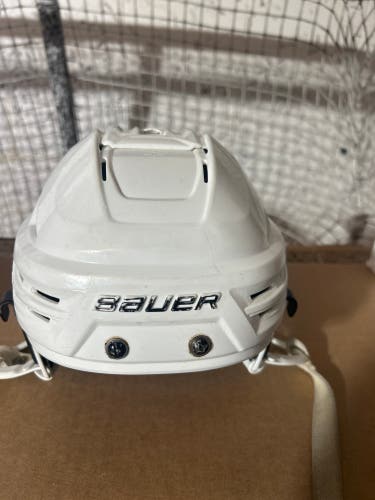 Small Bauer Re-Akt 85 Helmet (Used)