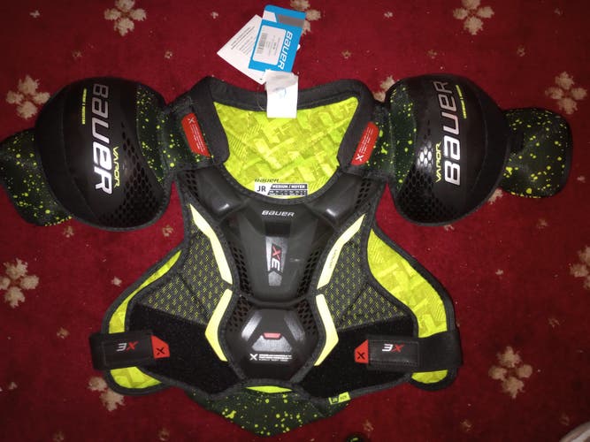 Junior Medium Bauer Vapor 3X Shoulder Pads (New)