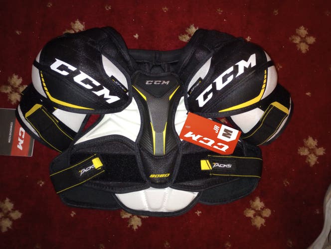 Junior Medium CCM Tacks 9060 Shoulder Pads (New)