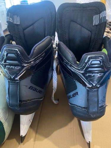 Bauer Pro Hockey Goalie Skates Regular Width 9