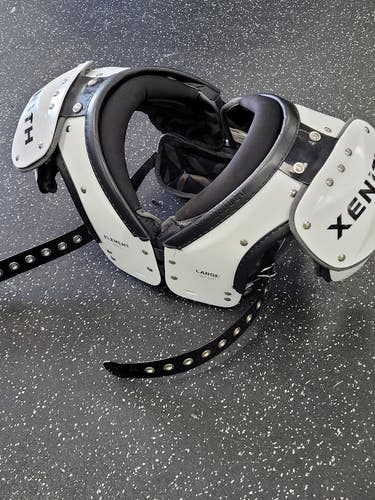 Used Xenith ELEMEMT SKILL FB Shoulder Pads White LG 11849-S000041327
