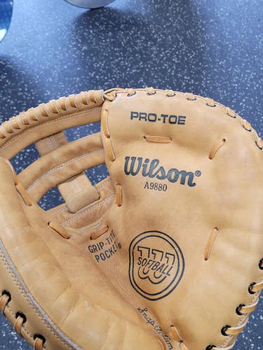 Used Wilson A9880 BB/SB Catchers RH Throw Brown 33" 11849-S000041338