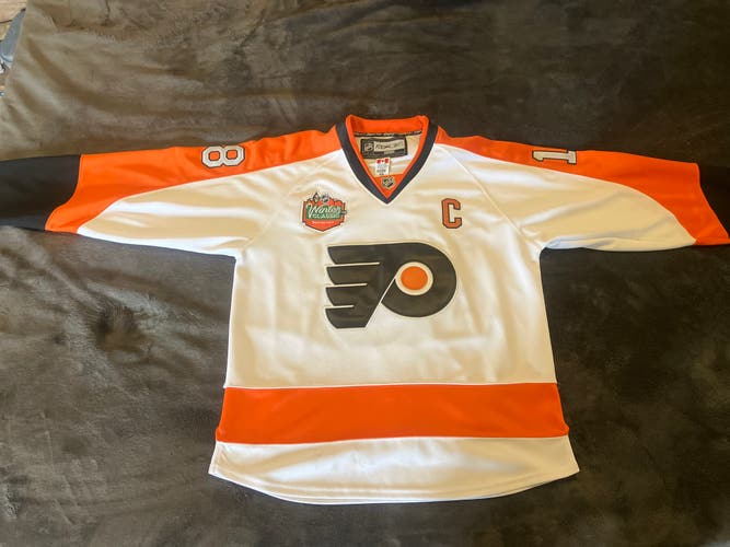 Mike Richards Philadelphia Flyers 2010 Winter Classic Jersey w/ fight strap (size 50)