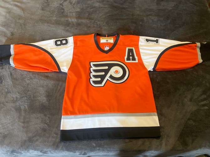 Vintage Mike Richards Koho Philadelphia Flyers jersey (M)