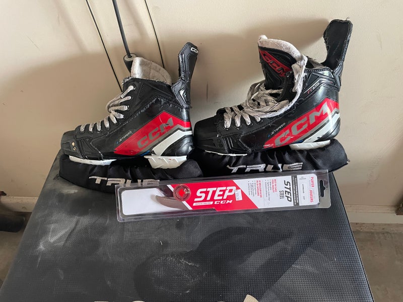 Black CCM JetSpeed FT670 Hockey Skates Regular Width Size 5.5 (Used)