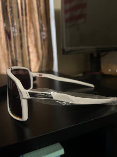 Unisex One Size Fits All Oakley Sutro Sunglasses (New)