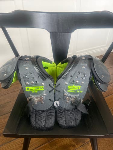 XS Youth Schutt DS Flex 2.0 Shoulder Pads (Used)