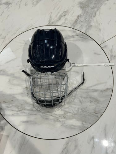 Medium Bauer Re-Akt 55 Helmet (Used)