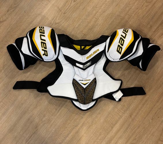 Senior Medium Bauer Supreme One.Comp Shoulder Pads