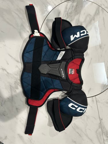 Men's Medium Senior CCM Next Shoulder Pads (Used)