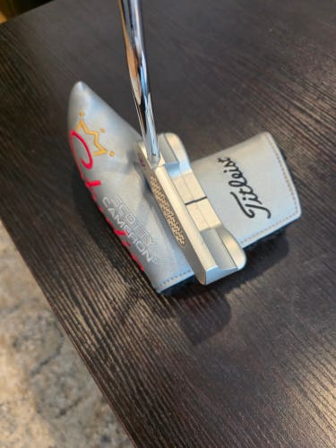 LEFT HAND TITLEIST SCOTTY CAMERON STUDIO STYLE CATALINA PUTTER 34.5 WITH H/C