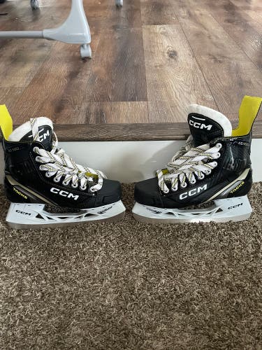 CCM Tacks Hockey Skates Size 5 (New)