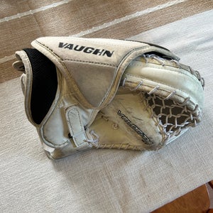 Vaughn Velocity V9 Youth Glove