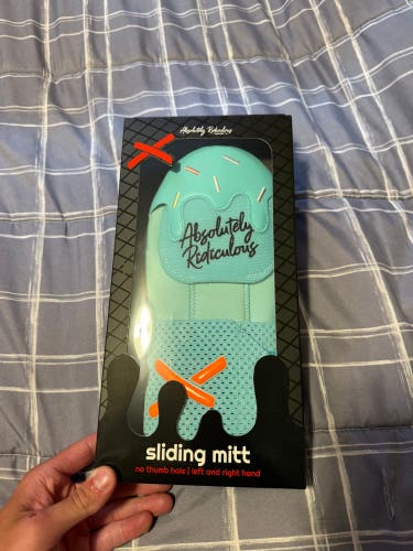 Aria sliding mitt