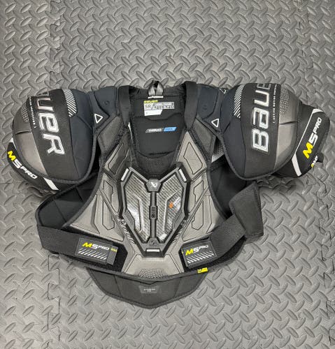 Men's Large Senior Bauer Supreme M5 Pro Shoulder Pads (Used)
