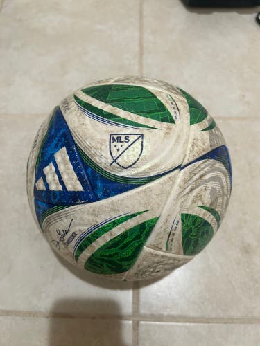 Set of 4 Adidas Match Balls