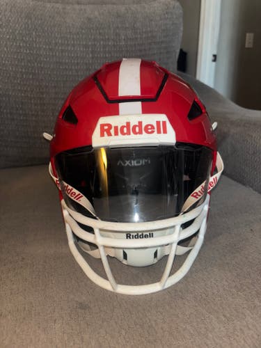 Large Riddell Axiom Helmet (Slightly Used)