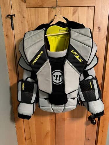 XL Warrior Ritual RX3 E Goalie Chest Protector (Used)