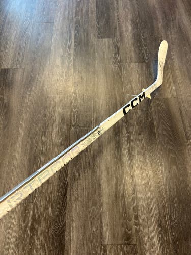 Intermediate CCM Ribcor Trigger 9 Pro Hockey Stick | LH P28
