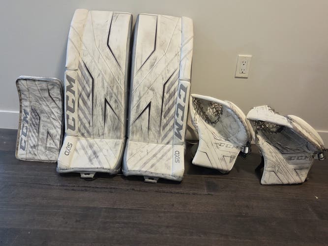 33+.5 CCM Axis Pro Goalie Full Set. 2 Gloves