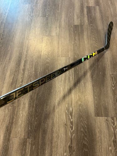 Intermediate CCM JetSpeed FT7 Pro Hockey Stick | LH P28