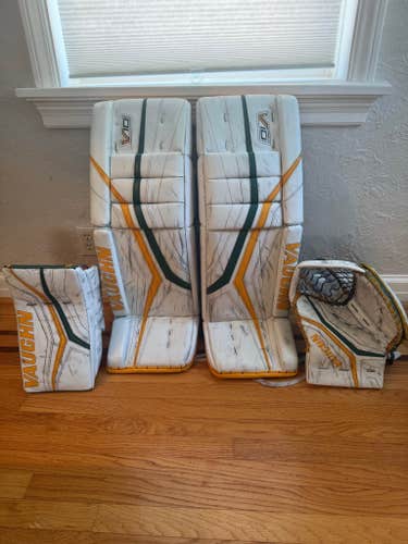 33" Vaughn V10 Pro Carbon Regular Goalie Full Set (Used)