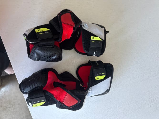 Intermediate Medium Bauer Vapor Shift Pro Elbow Pads (Used)