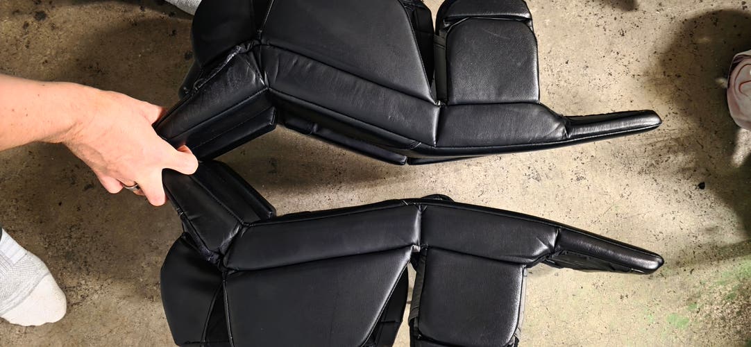 26" Warrior Ritual G5 Goalie Leg Pads (Used)