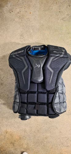 Medium Bauer Elite Goalie Chest Protector (Used)