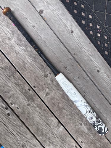 2023 DeMarini Whisper 32” 22oz Fastpitch Composite Bat (-10) ( Used)