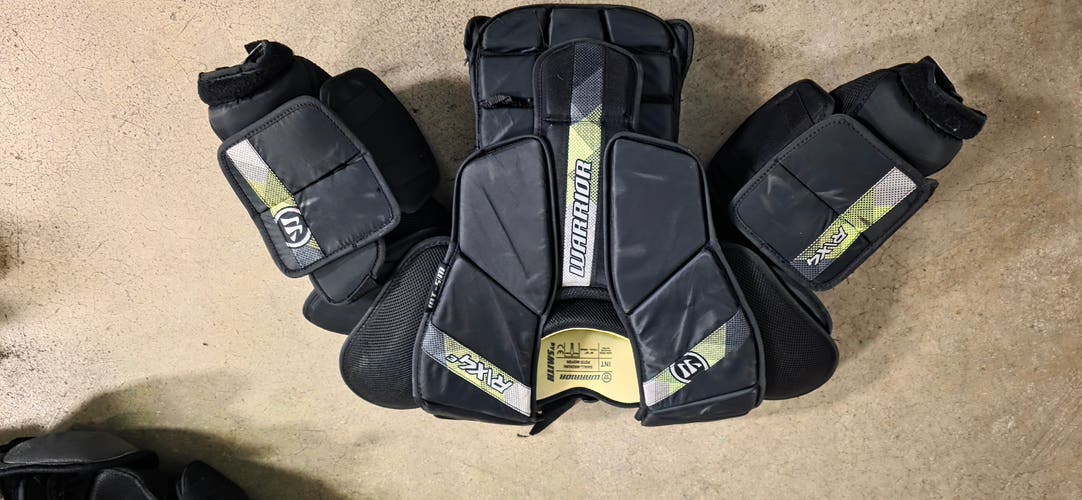 Small Warrior Ritual X4 E Goalie Chest Protector (Used)