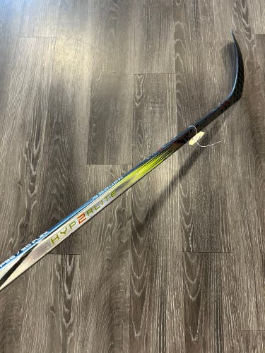 Youth Bauer Vapor Hyperlite 2 Hockey Stick | RH P92