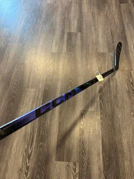 Intermediate CCM Ribcor Trigger 10 Pro Hockey Stick | LH P28