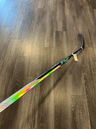 Junior Bauer Nexus Sync Hockey Stick | RH P92