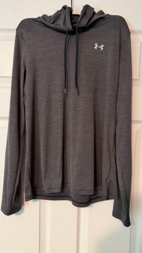 Gray Small Men's Under Armour Shirt (Gently Used)