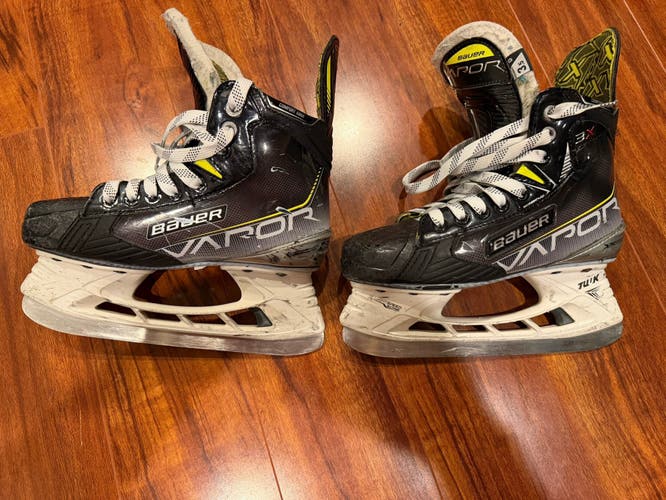 2021 Bauer Vapor 3X Hockey Skates Regular Width Size 3.5 (Used)