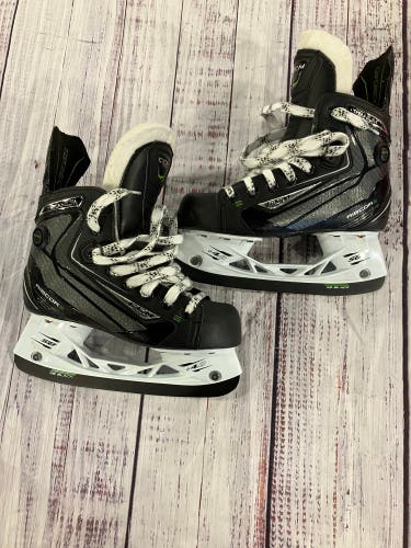 Junior CCM Ribcor Titanium Hockey Skates Regular Width Size 2 (New)