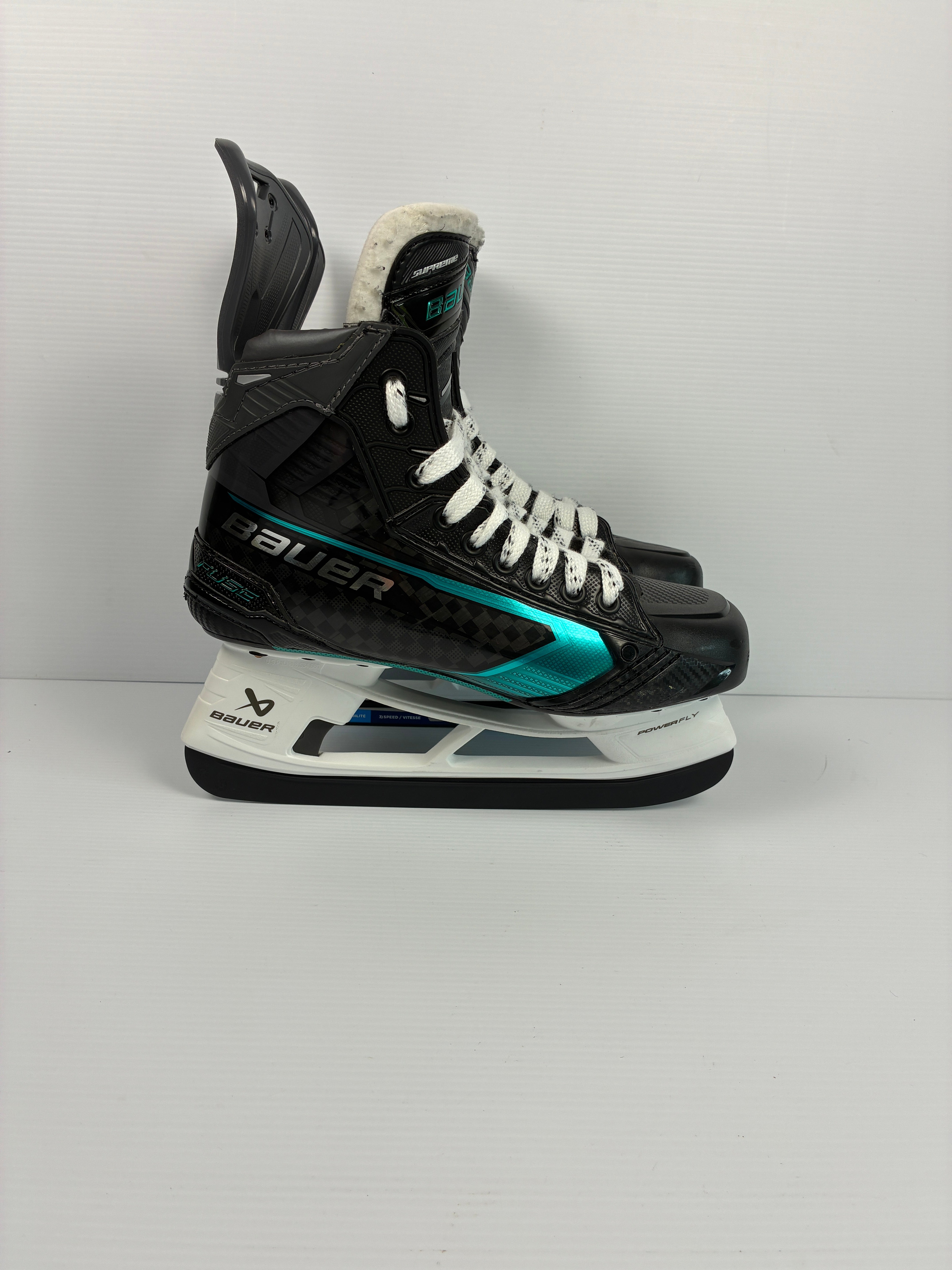 New Bauer Supreme M40 Intermediate Hockey Skates - Size 6.5 Fit 3