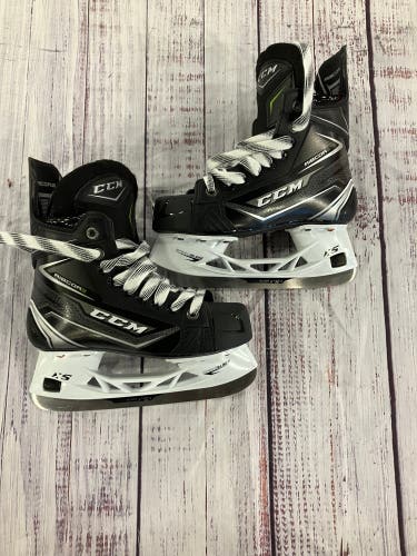 Junior CCM Ribcor Titanium Hockey Skates Regular Width Size 2 (New)