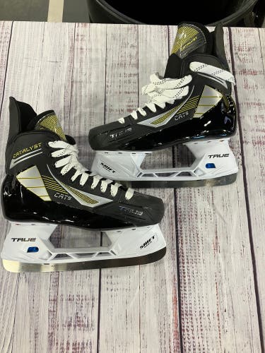 Senior True Catalyst 5 Hockey Skates Regular Width 8.5 (New)