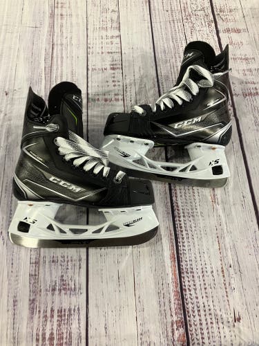 Junior CCM Ribcor Titanium Hockey Skates Regular Width Size 1 (New)