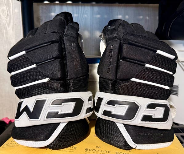 CCM Tacks 4 Roll Pro Gloves 14" (Used)