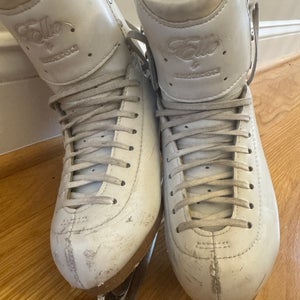 Jackson Ultima Elle Figure Skates B Junior 1 (Used)