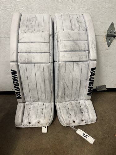 33" +2 Vaughn Velocity V9 Pro Goalie Leg Pads (Used)