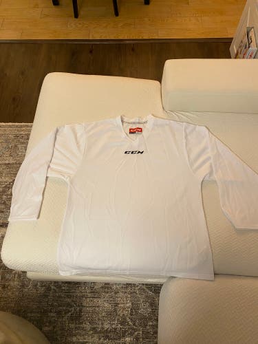 White Medium Men's CCM Jersey (Used)