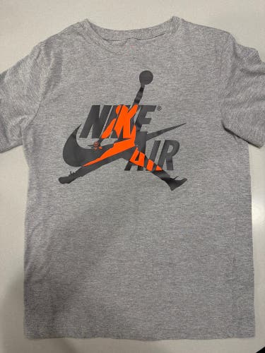 Gray Large Boys Nike Shirt (Used)